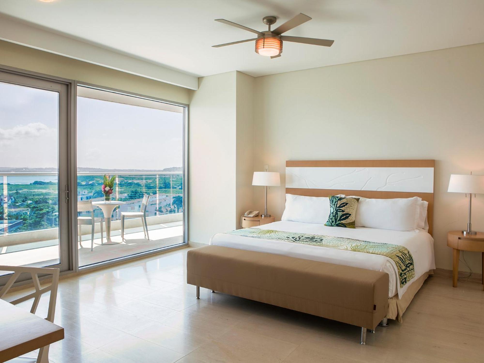 Americas Torre Del Mar Hotel