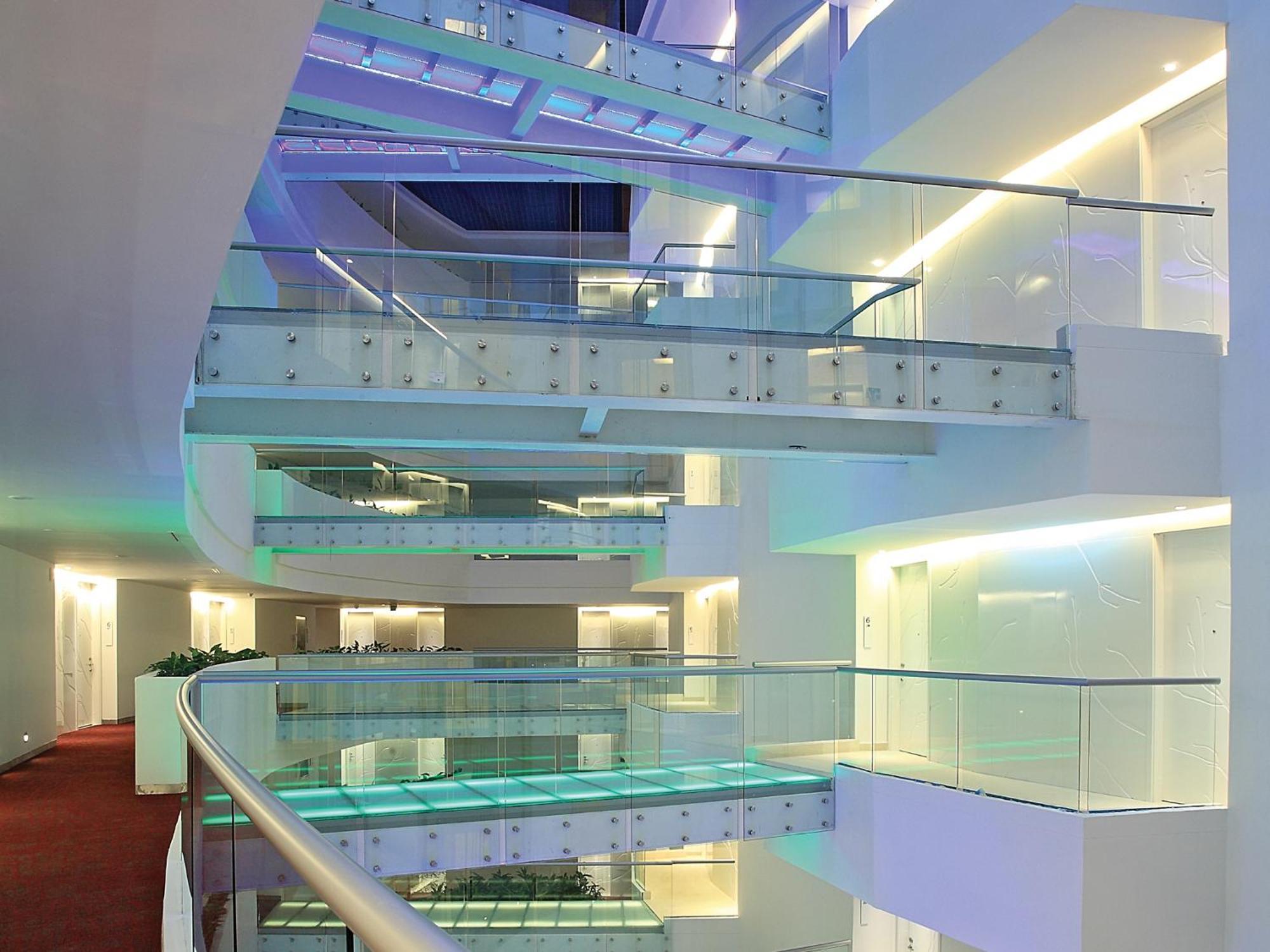 Americas Torre Del Mar