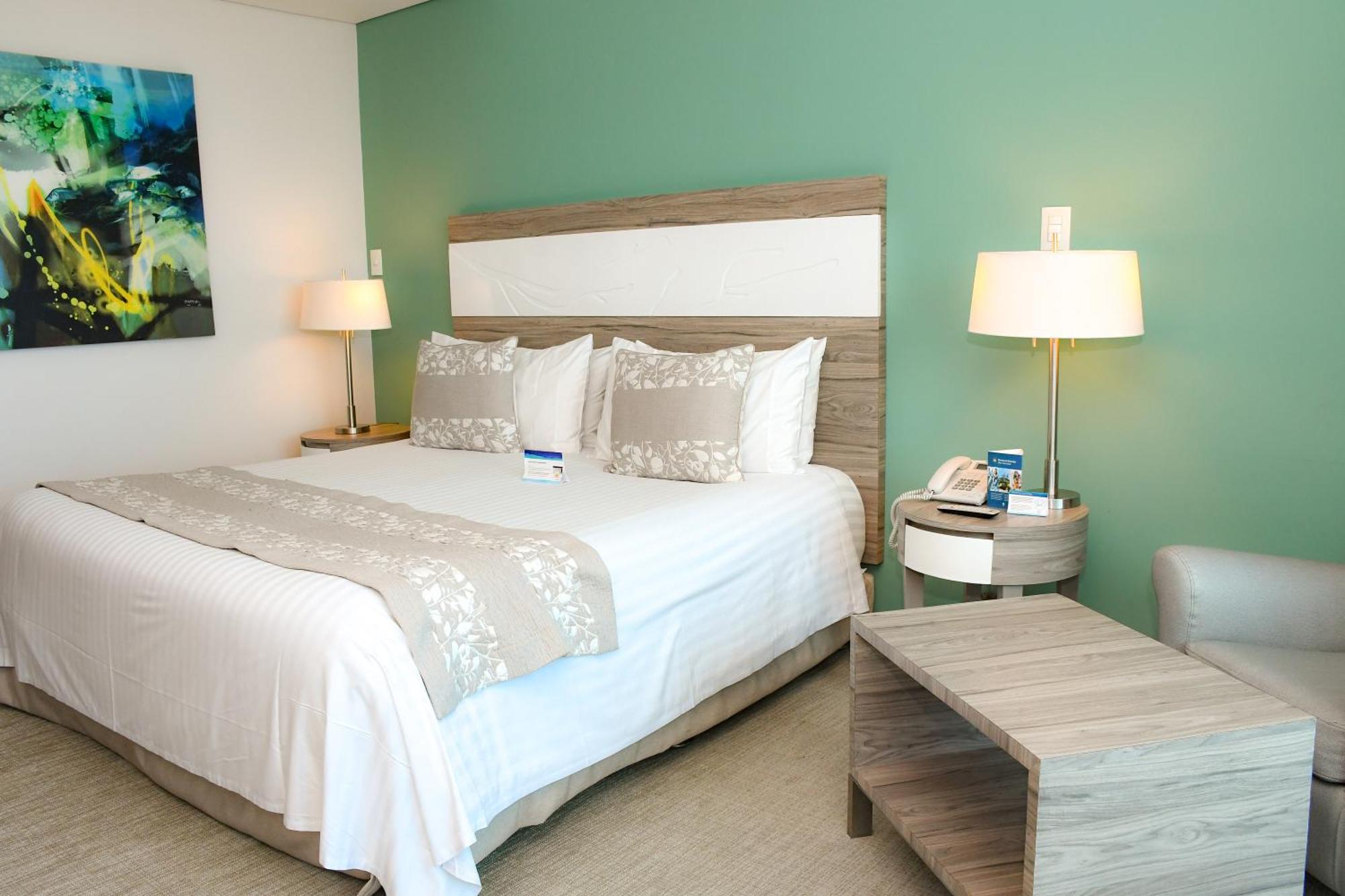 Americas Torre Del Mar