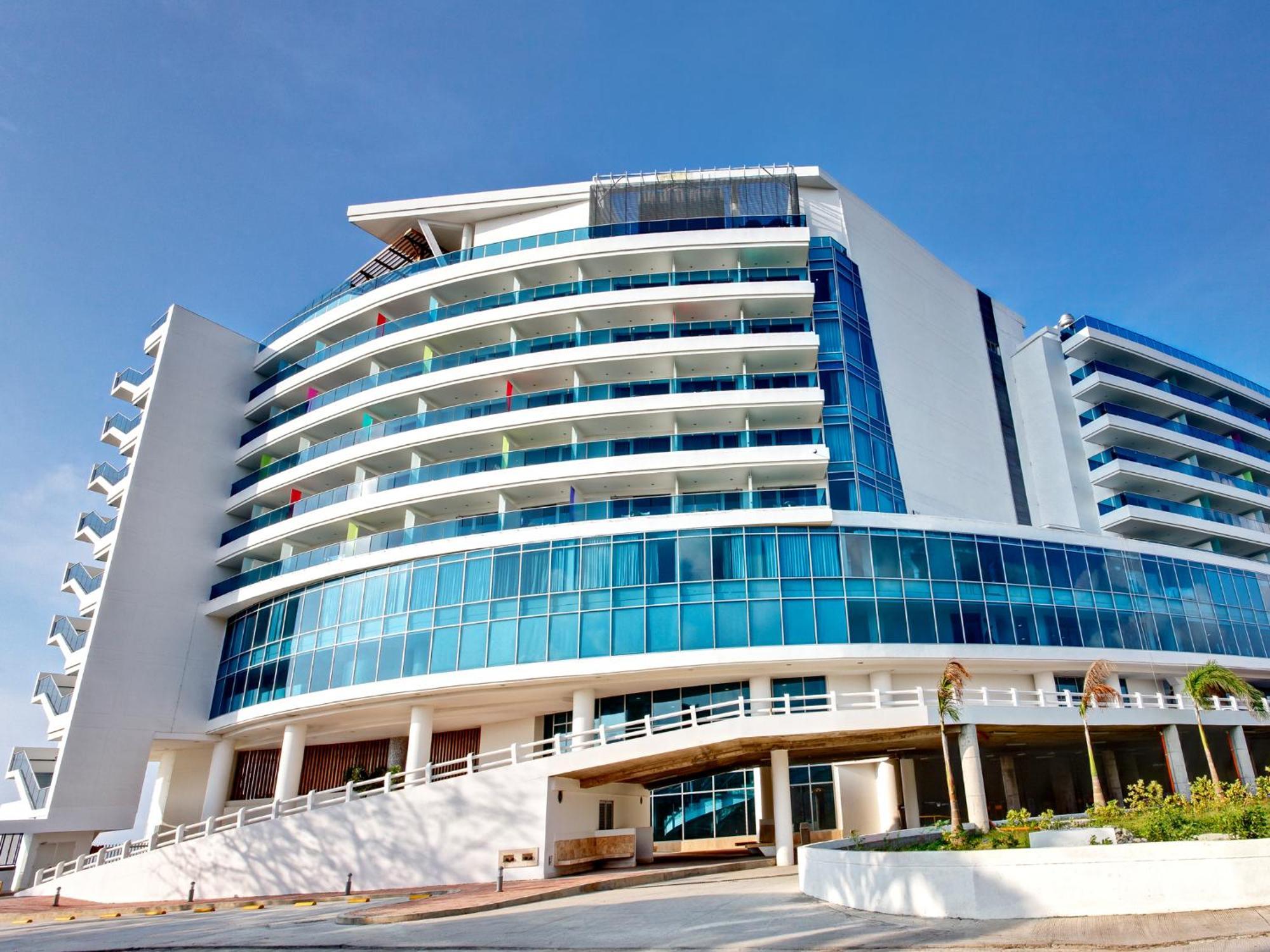 Americas Torre Del Mar Hotel