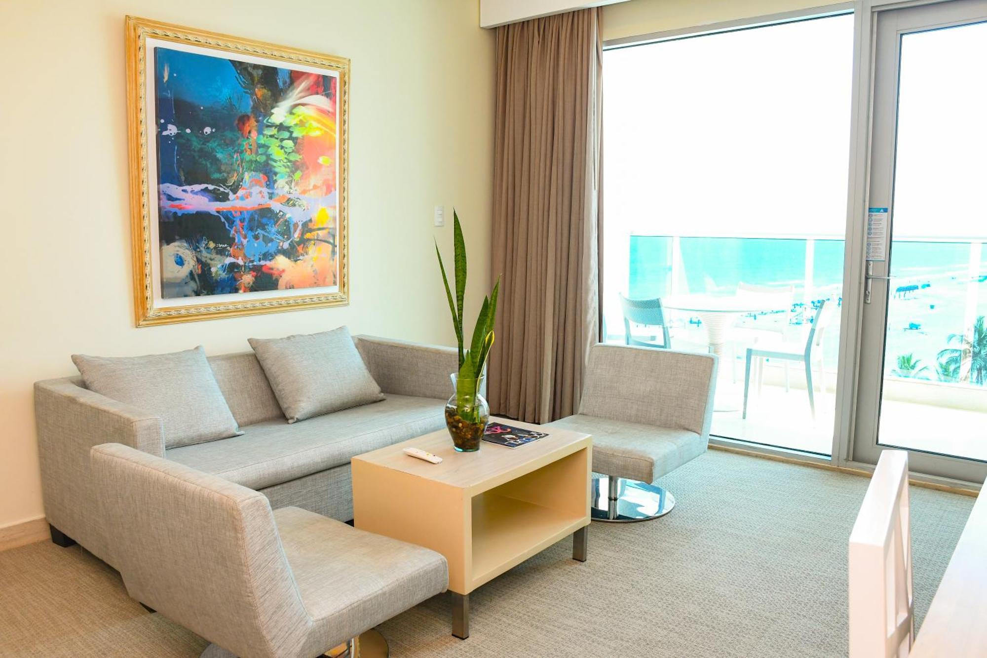 Americas Torre Del Mar Hotel