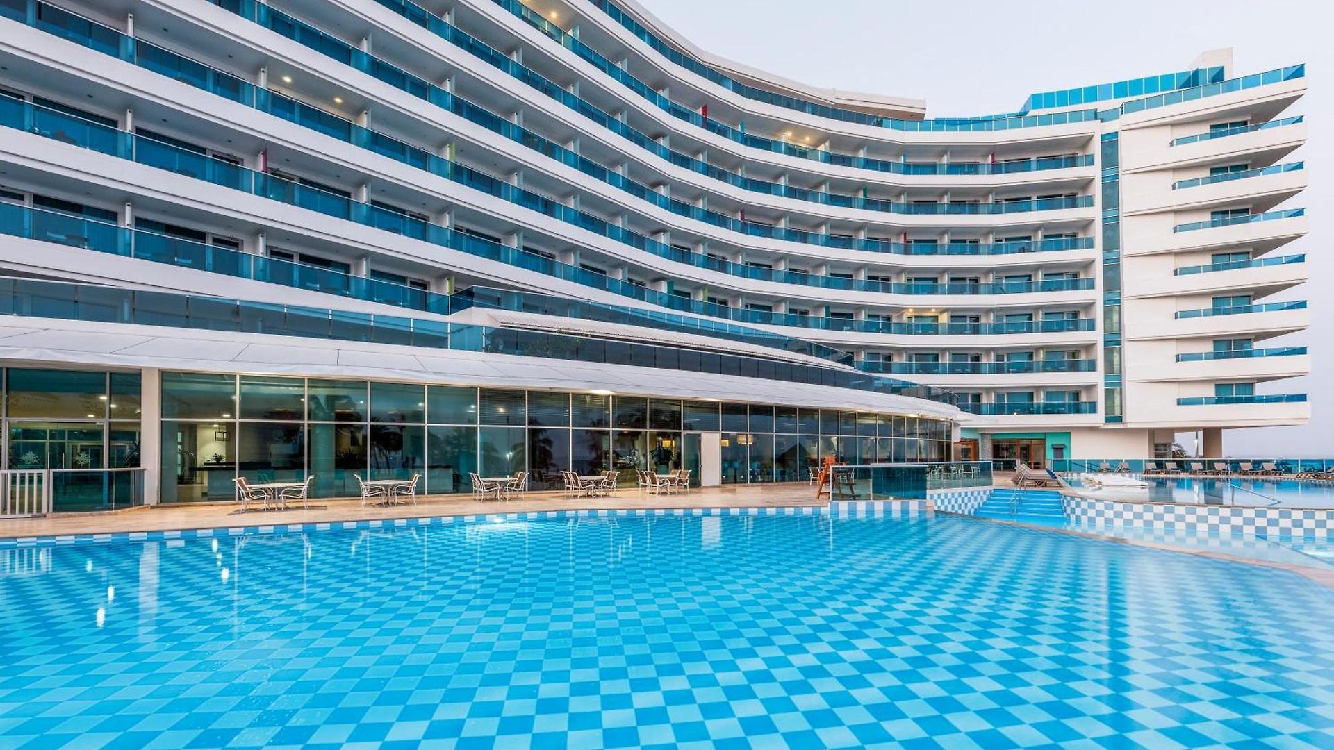 Americas Torre Del Mar Hotel