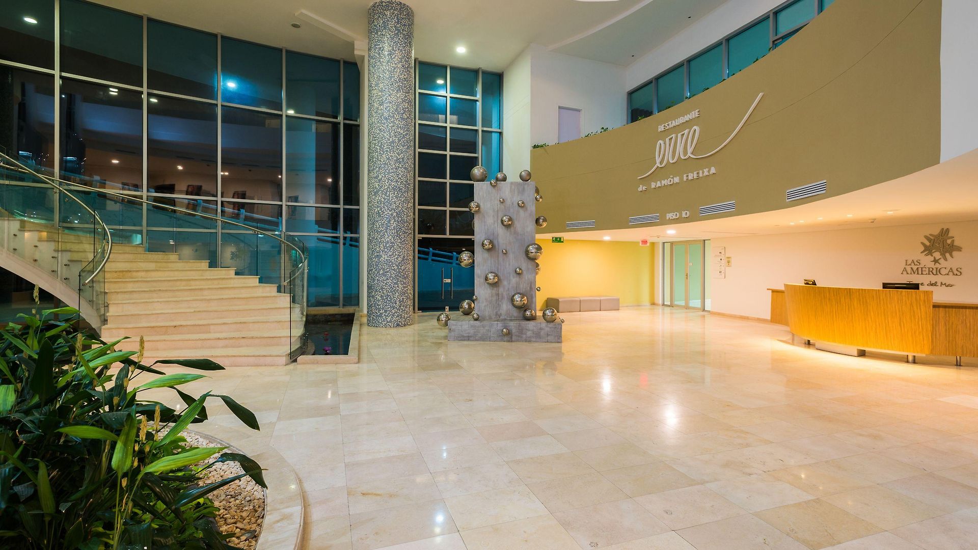 Americas Torre Del Mar Hotel