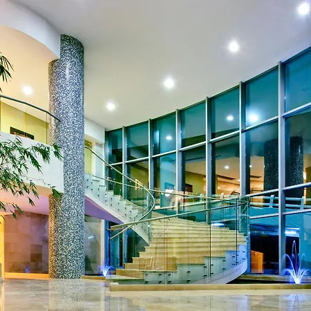 Hotel Americas Torre Del Mar 5*