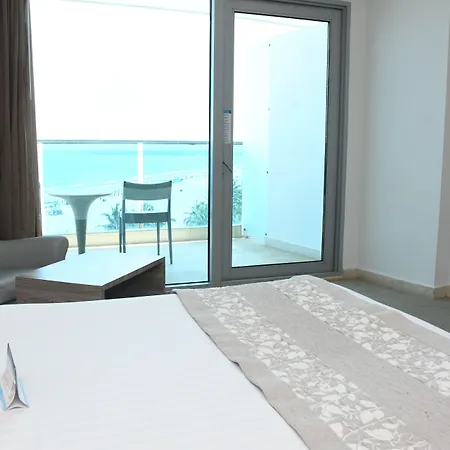 Hotel Americas Torre Del Mar 5*