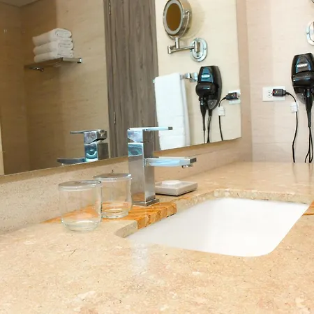 Americas Torre Del Mar Hotel