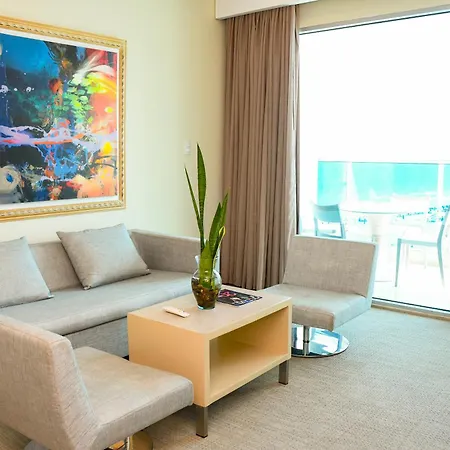 Americas Torre Del Mar Hotel